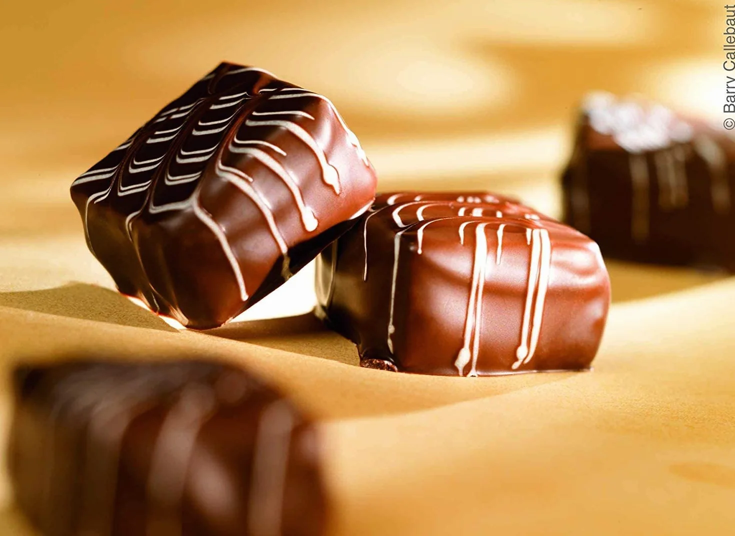 CALLEBAUT Odbiornik nr 823 Koperture Callets Vollmich Schokolade 33,6% kakao 2,5 kg 1 opakowanie
