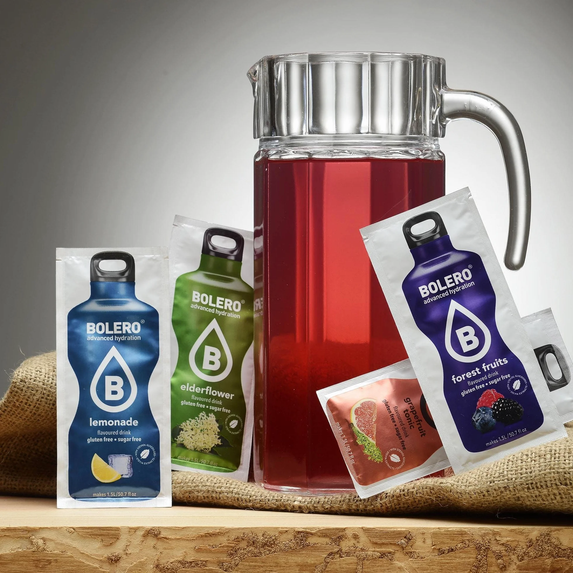 Bolero Drinks FOREST FRUITS 24x9g Orzeźwiający napój bez cukru słodzony stewią Witamina C dla diabetyków