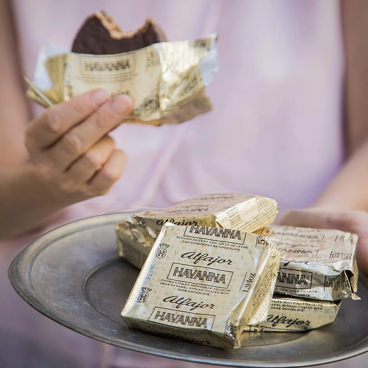 Havanna Argentyńskie Alfajores | Czekoladowe Alfajores | Ciasteczka wypełnione słodyczami mlecznymi | Argentyńska tradycja, pudełko 6 sztuk, 330g