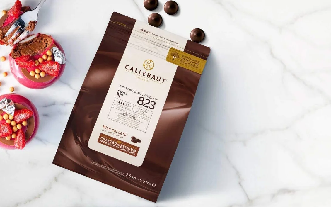 CALLEBAUT Odbiornik nr 823 Koperture Callets Vollmich Schokolade 33,6% kakao 2,5 kg 1 opakowanie