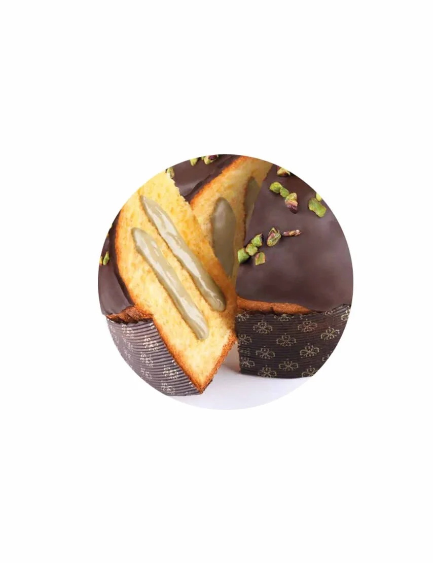 Luscioux Green Heart Panettone nadziewane kremem pistacjowym pokrytym ciemną czekoladą i pistacjami