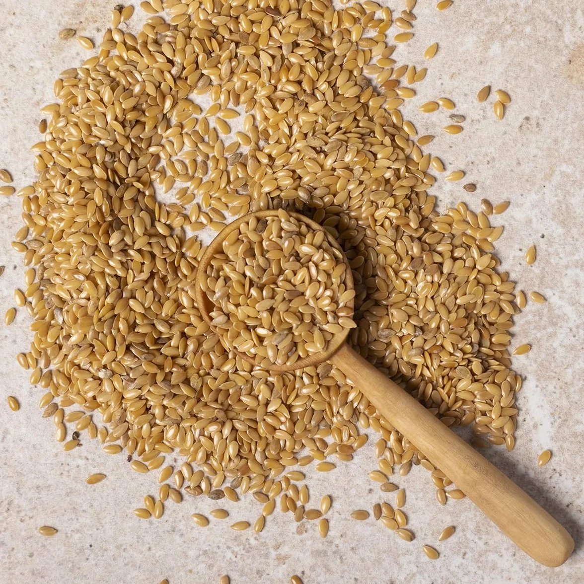 Wholefood Earth Ekologiczne Złote Siemię Lniane, Surowe, bez GMO, Wegańskie, o Zawartości Błonnika, Źródło Białka, 2 kg