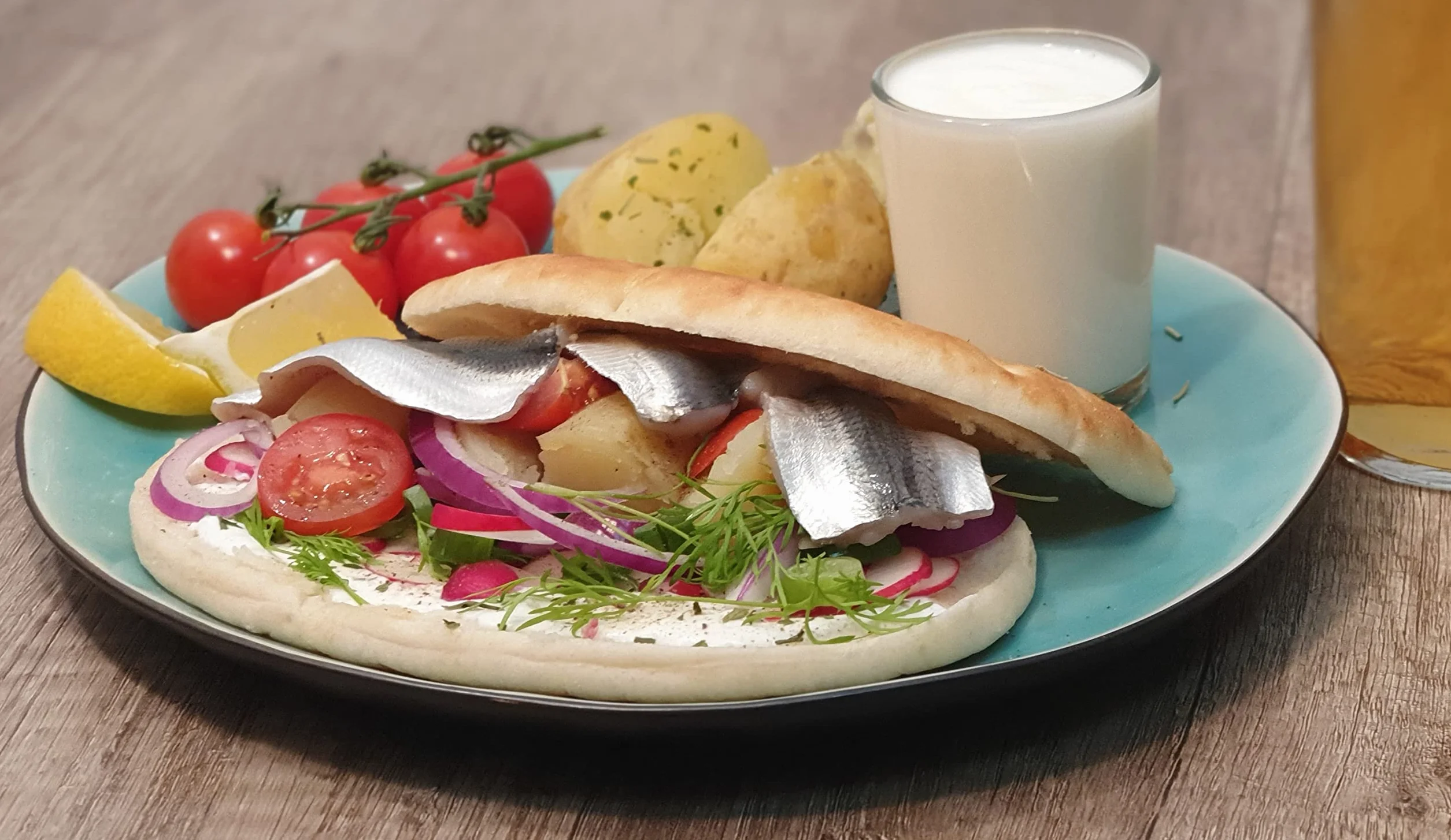 Surströmming fermentowane śledzie w puszce