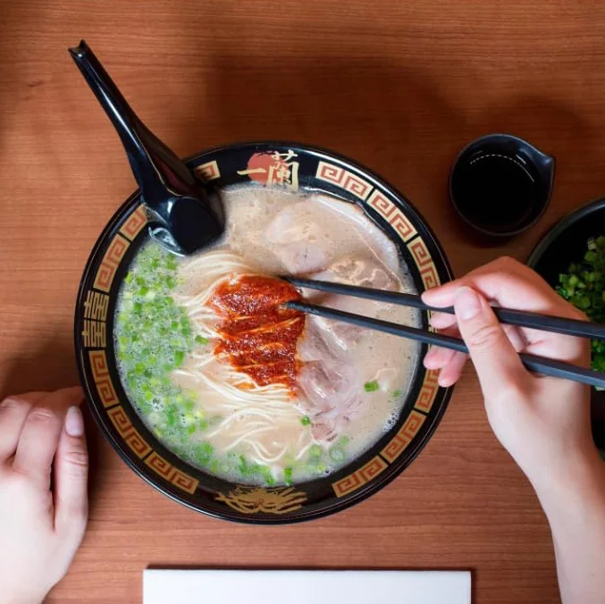 Ichiran Ramen Hakata Tonkotsu – Cienkie makarony z bulionem z kości wieprzowych (2 porcje)