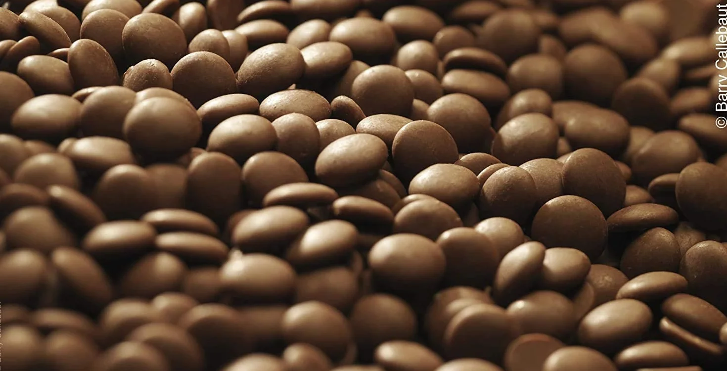 CALLEBAUT Odbiornik nr 823 Koperture Callets Vollmich Schokolade 33,6% kakao 2,5 kg 1 opakowanie