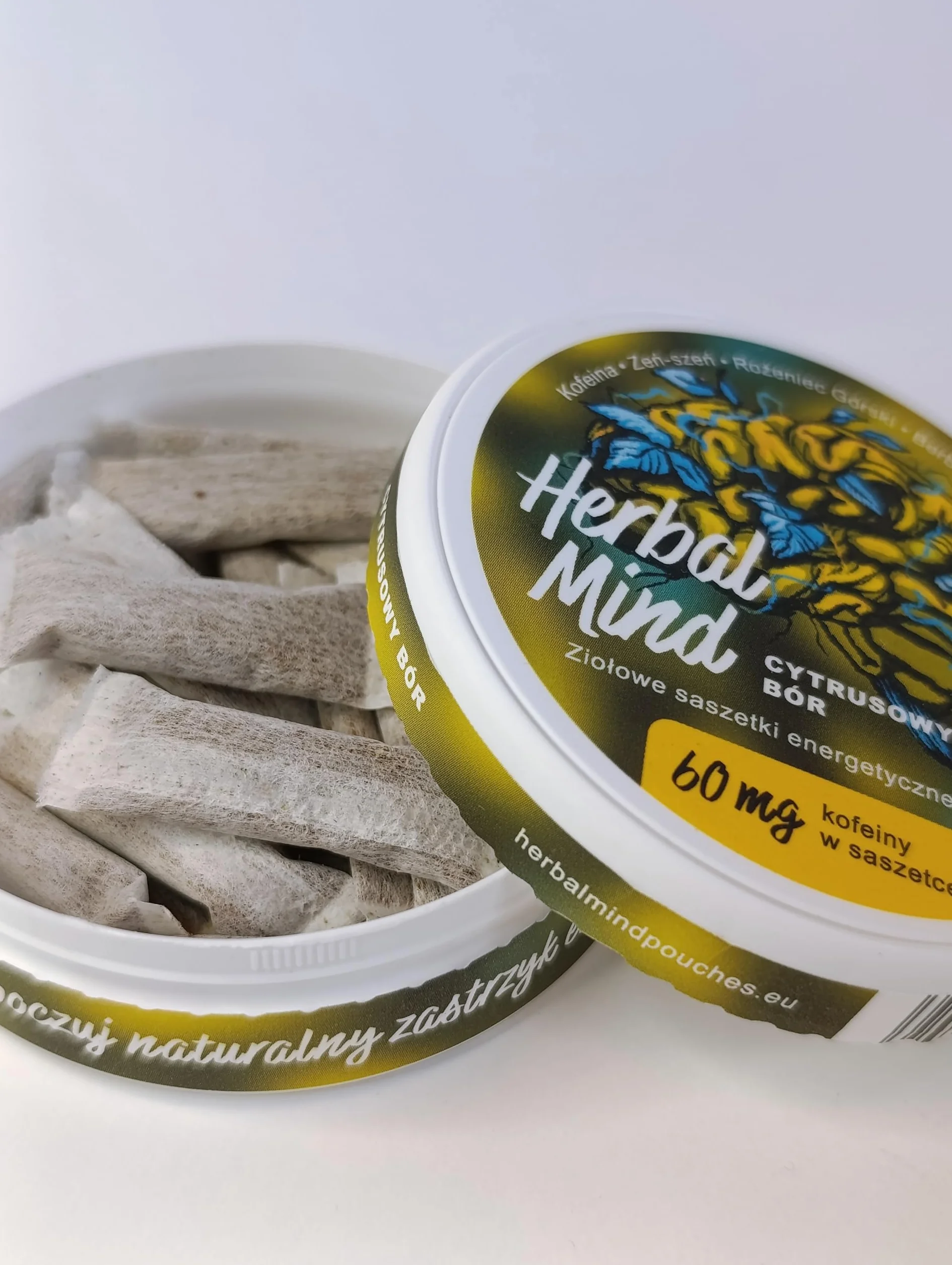 HerbalMind ziołowe saszetki energetyczne 60 mg kofeiny "Cytrusowy Bór" 20szt. Snusy kofeinowe z adaptogenami bez nikotyny. Woreczki energetyczne Herbal Pouches Żeń-szeń Rózeniec górski snus