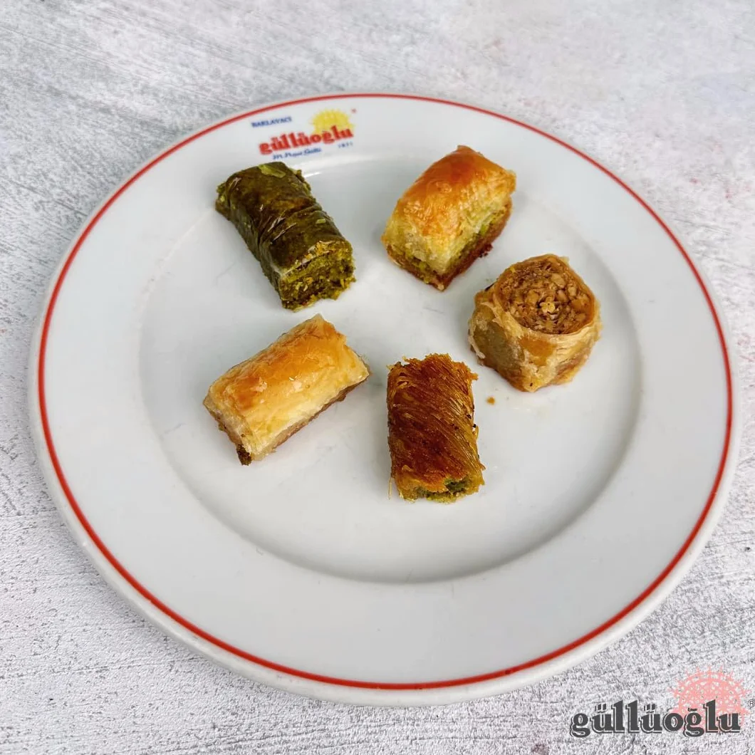 Gulluoglu Baklava Turecka 18 sztuk 600 g 5 asortymentów