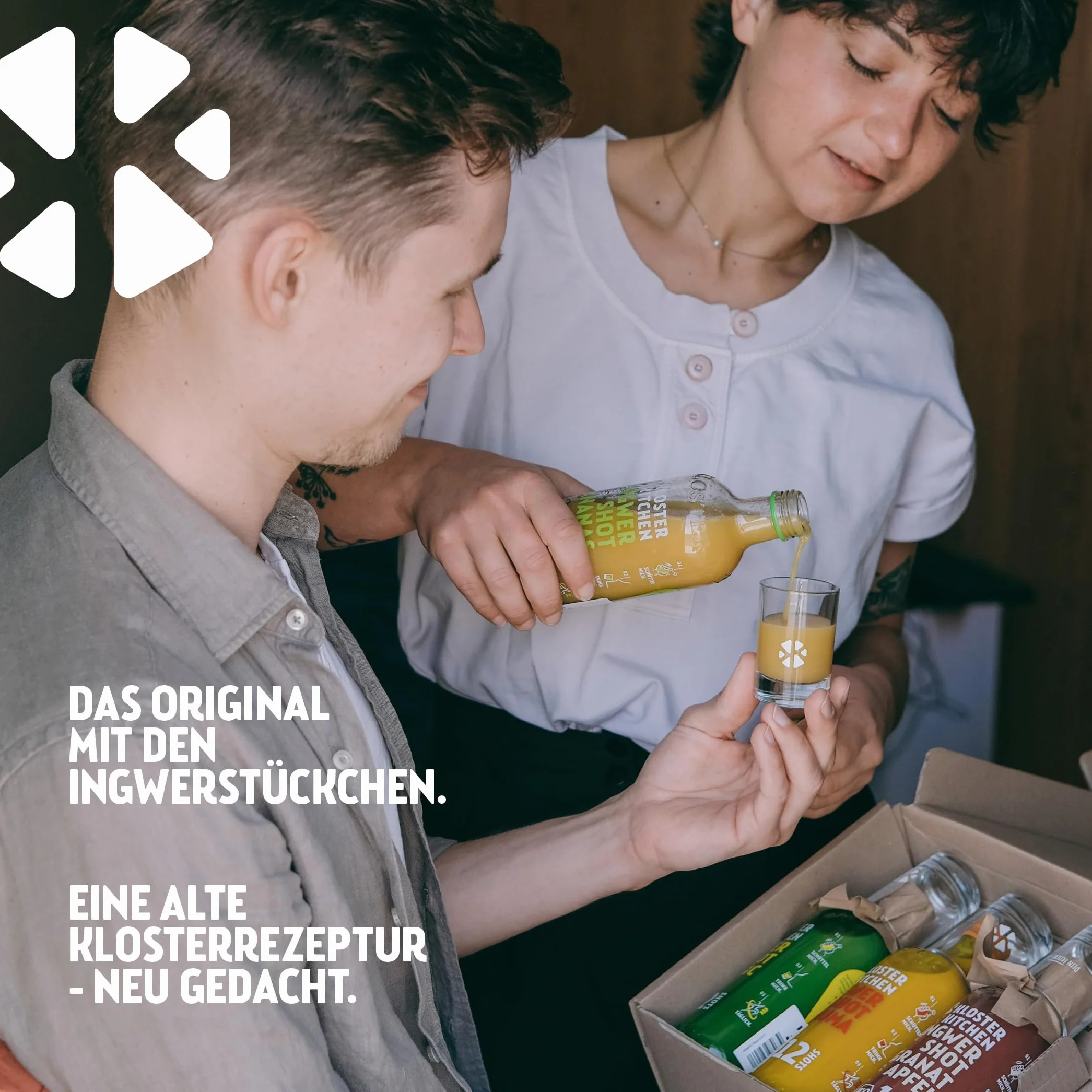 Kloster Kitchen Bio Imbir Shot Ananas 12 Shots 3 x 360 ml z Prawdziwymi Kawałkami Imbiru, Wegański, Szklana Butelka
