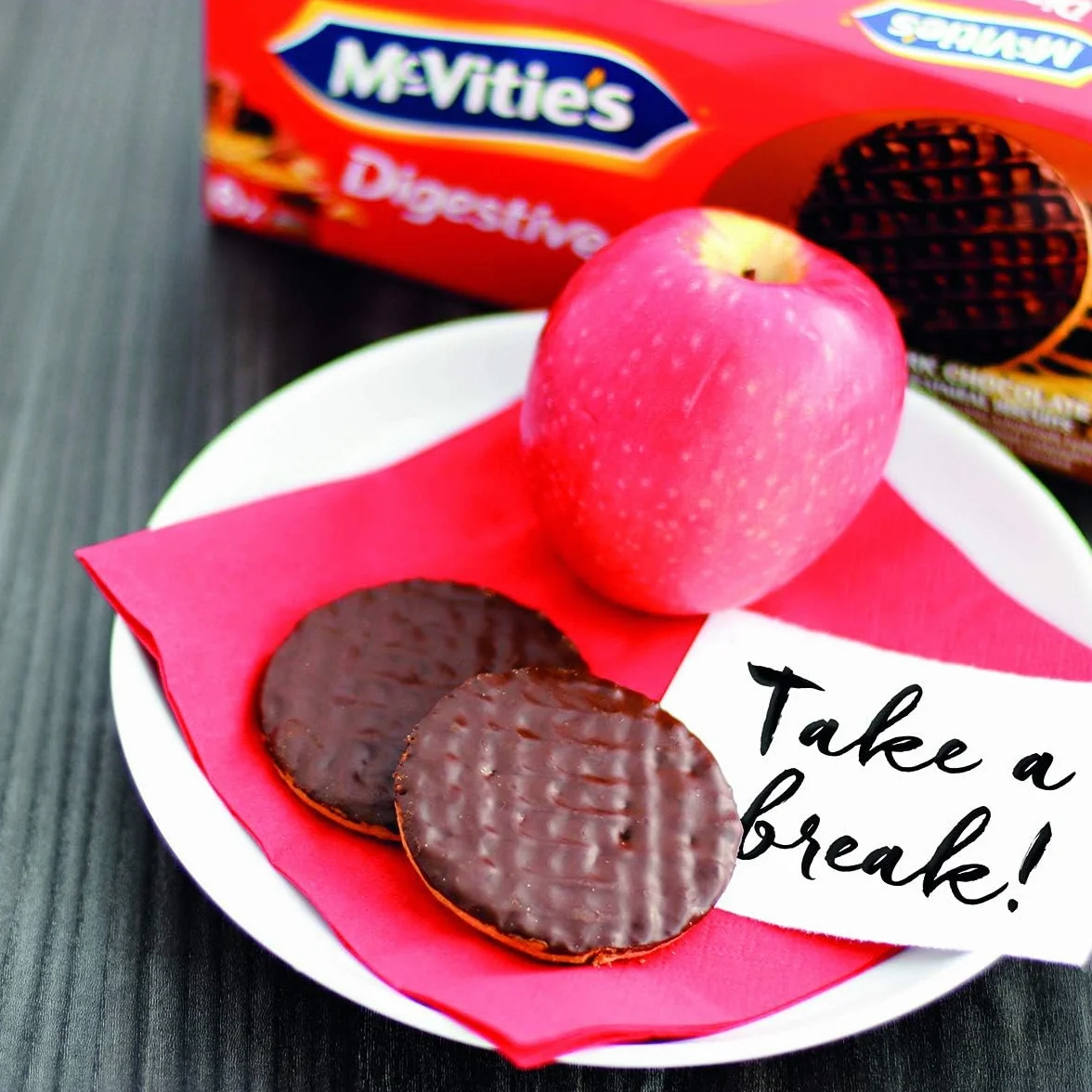 McVitie's Herbatniki Digestive z ciemną czekoladą 300g