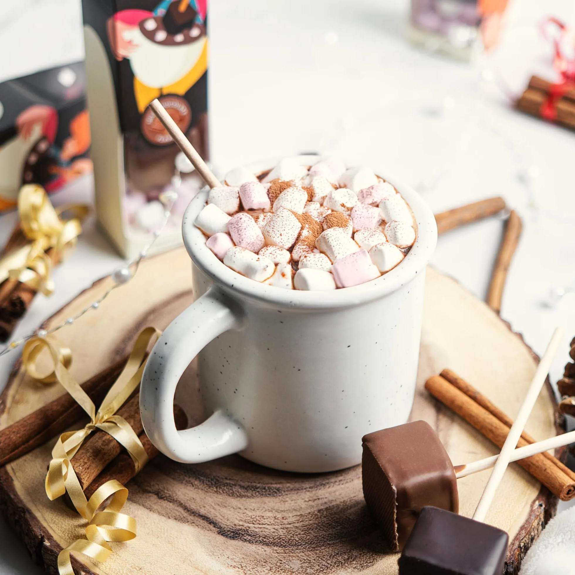 CHOCOLISSIMO ChocoStick Słony karmel Belgijska czekolada do picia o smaku słonego karmelu na patyku z piankami marshmallow 40 g