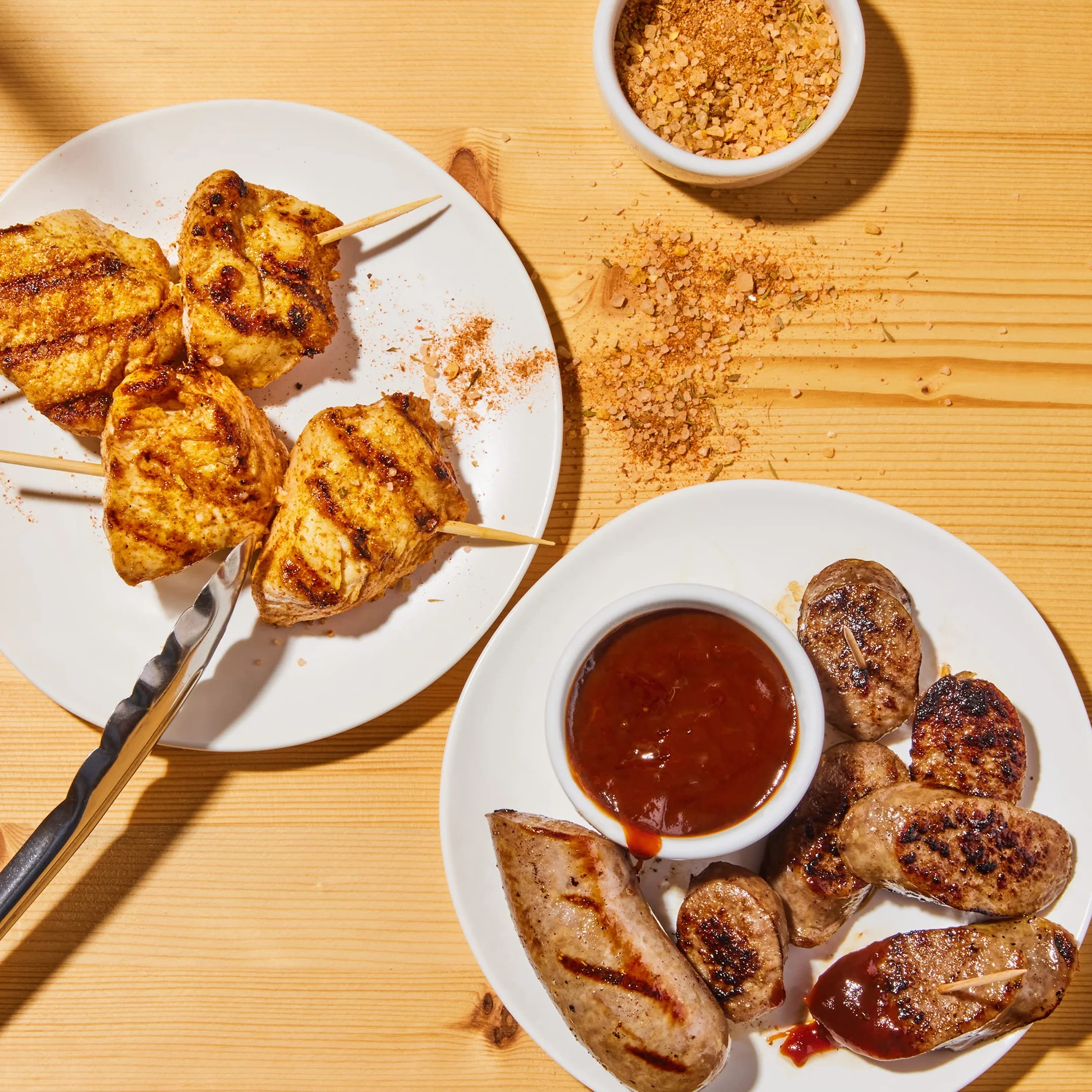 Smokehouse by Thoughtfully, zestaw upominkowy Gourmet Ultimate Grill Truck, zabawny zestaw w kształcie ciężarówki, zawiera ocieranie grilla, sosy BBQ i ostre sosy, zestaw 6 szt