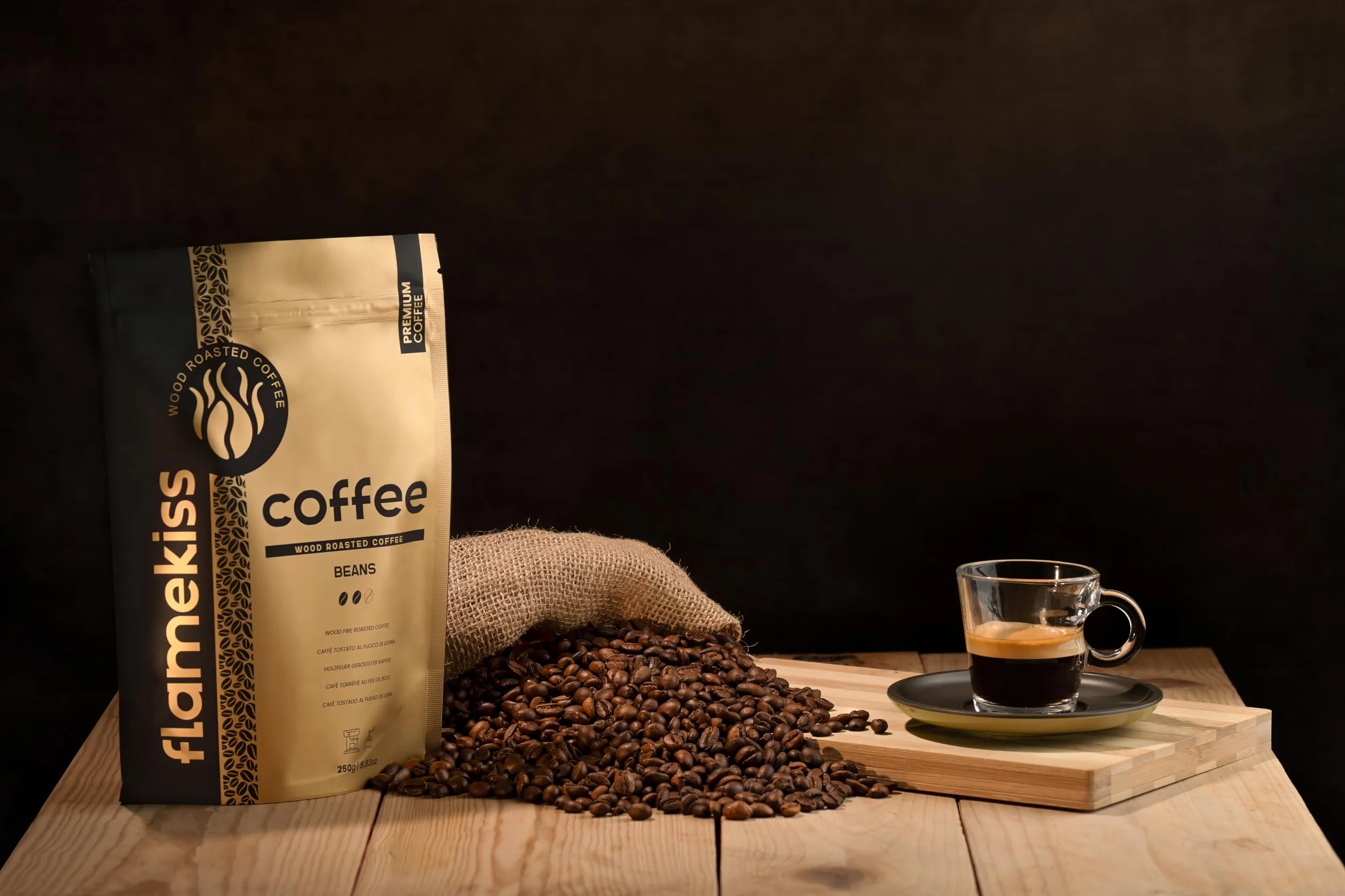 Flamekiss Ziarna kawy 250 g – najwyższej jakości rzemieślnicze ziarna Arabiki i Robusty Espresso palone w piecu opalanym drewnem, zapewniające bogate, aromatyczne doznania z kawy ziarnistej