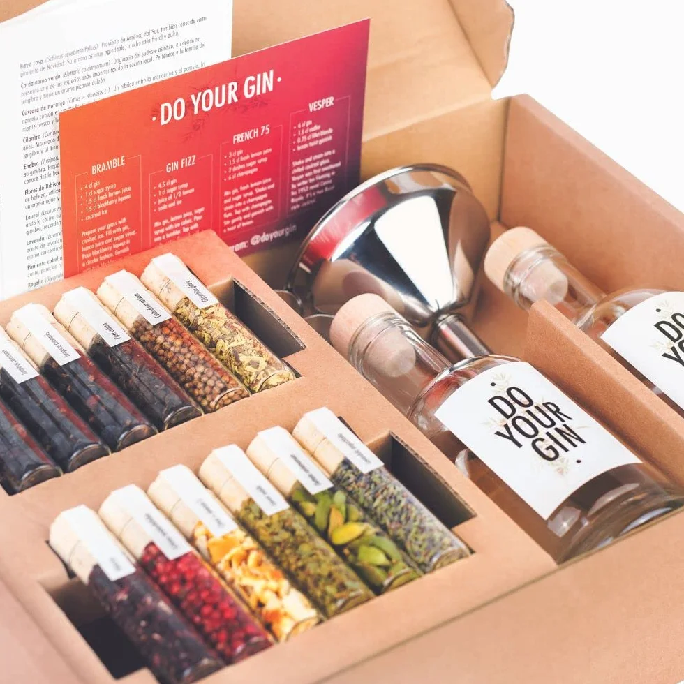 DO YOUR GIN zestaw do wytwarzania ginu, 12 smaków w szklanych pojemnikach