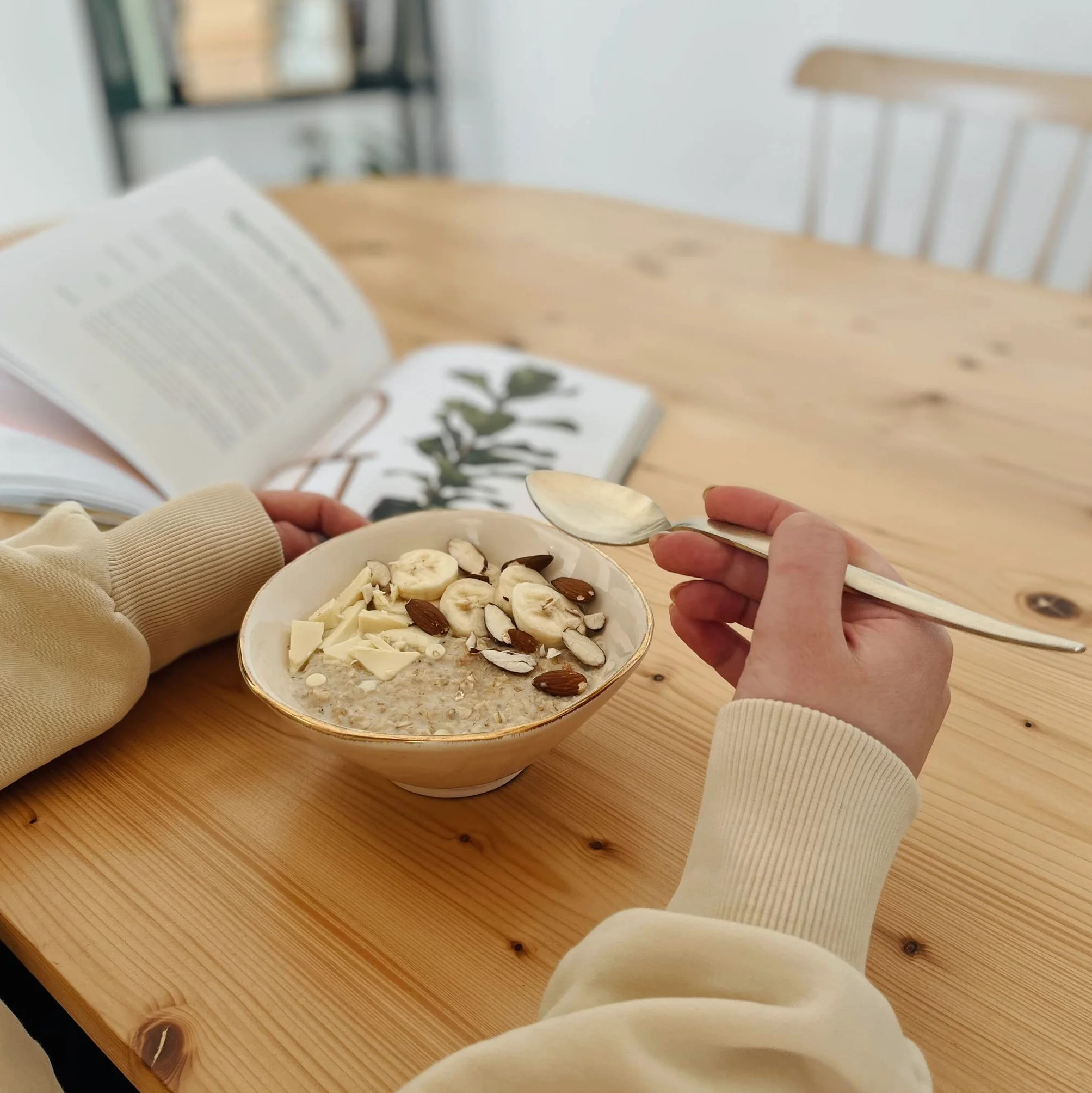 OneDayMore Owsianka Bananowa Bez Dodatku Cukru | Refill 4-pak x 450 g | Płatki owsiane z liofilizowanym bananem i inuliną z korzenia cykorii | Szybkie śniadanie